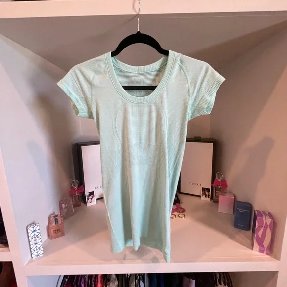 RARE Lululemon Mint Green Color Swiftly Tech Shirt - Picture 5 of 5